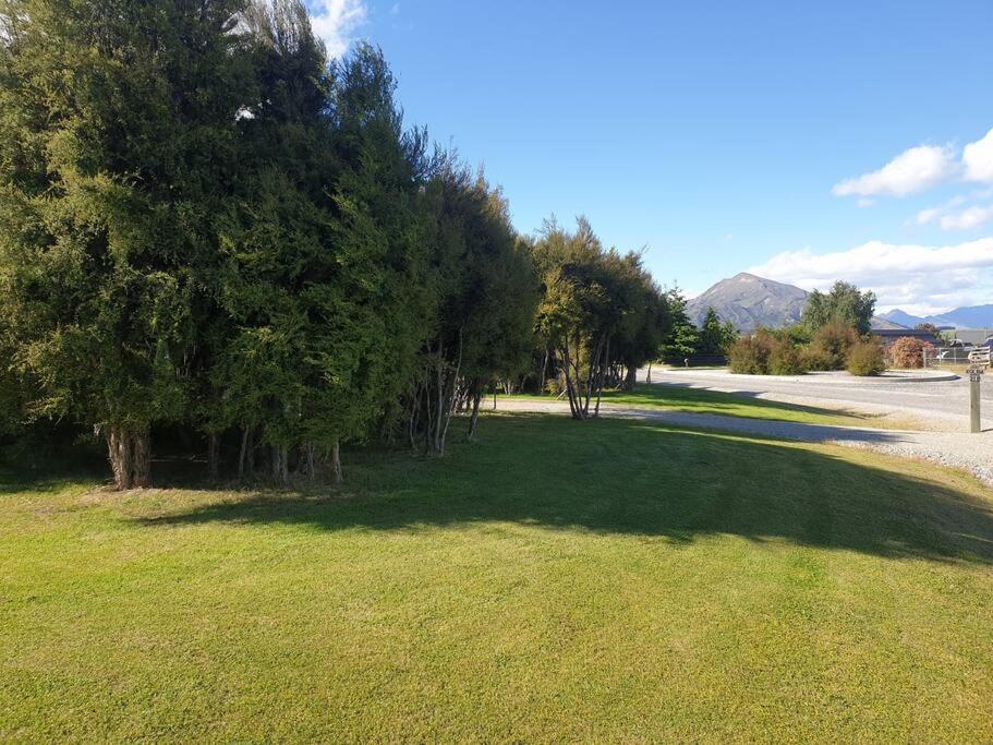 Stylish Tranquil & Private 2 X Bikes Villa Wanaka Buitenkant foto